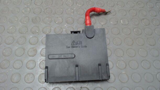 Foto: SICHERUNGSKASTEN BATTERIE eines Ford Fiesta 1.3 GL 1,8 E
