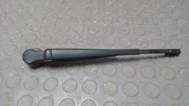 Foto: SCHEIBENWISCHERARM HINTEN eines Ford Fiesta 1.3 GL 1,8 E