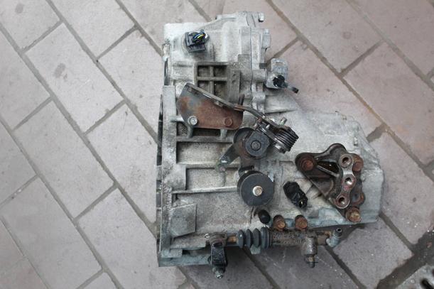 Foto: SCHALTGETRIEBE 5-GANG eines Hyundai Getz 1.1