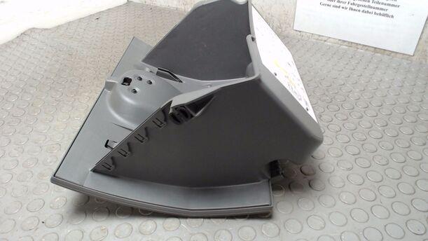 Foto: HANDSCHUHFACH eines Ford Fiesta 1.3 GL 1,8 E