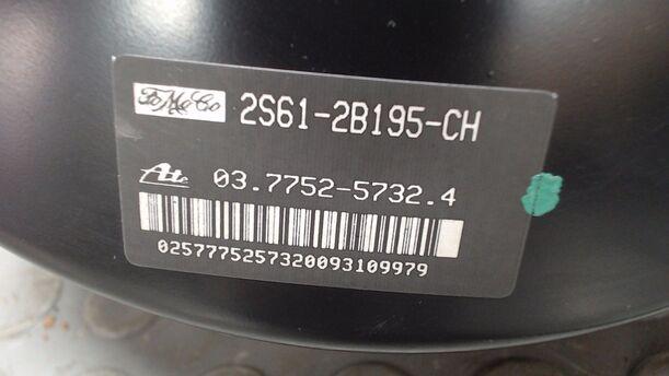 Foto: BREMSKRAFTVERSTÄRKER eines Ford Fiesta 1.3 GL 1,8 E