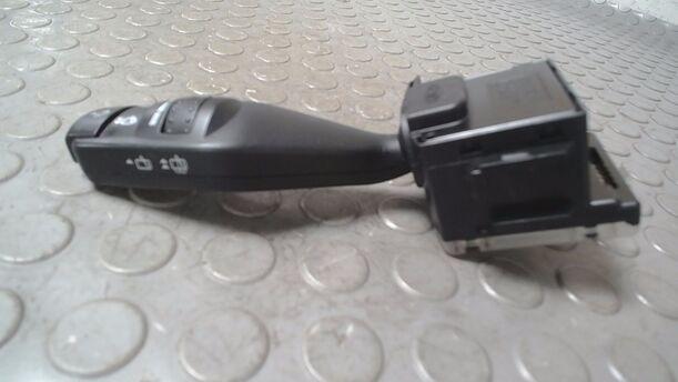 Foto: SCHEIBENWISCHERSCHALTER eines Ford Focus 2.0 TDCi GL 1,8 E