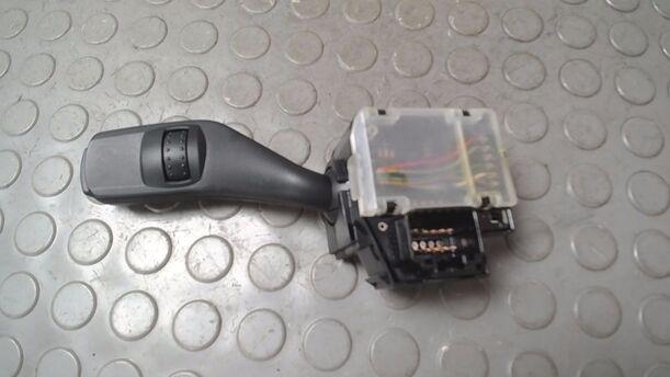 Foto: SCHEIBENWISCHERSCHALTER eines Ford Focus 2.0 TDCi GL 1,8 E