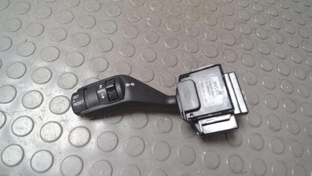 Foto: BLINKSCHALTER/ KOMBISCHALTER eines Ford Focus 2.0 TDCi GL 1,8 E