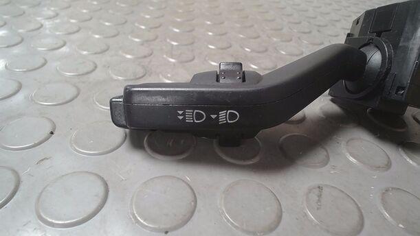 Foto: BLINKSCHALTER/ KOMBISCHALTER eines Ford Focus 2.0 TDCi GL 1,8 E