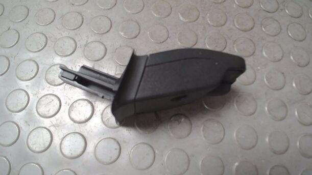 Foto: SCHALTER RADIOBEDIENUNG eines Ford Focus 2.0 TDCi GL 1,8 E