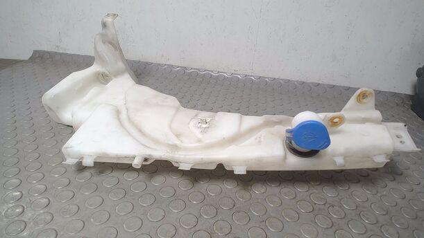 Foto: SCHEIBENWASCHBEHÄLTER eines Ford Focus 2.0 TDCi GL 1,8 E