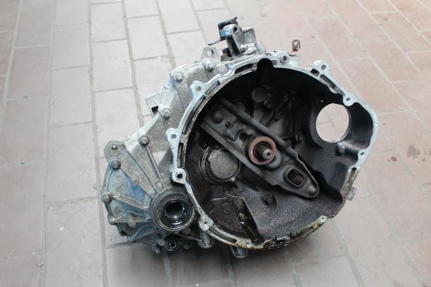 Foto: SCHALTGETRIEBE 5 GANG ( F5MGA ) eines Mitsubishi Colt CZ3 1.1