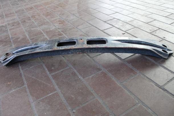 Foto: VERSTÄRKUNG VORN eines Mitsubishi Colt CZ3 1.1