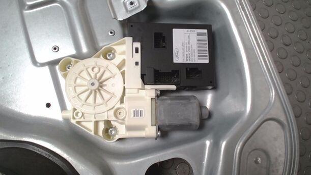 Foto: FENSTERHEBER ELEKTRISCH VORN LINKS ( 4/5 TÜRER ) eines Ford Focus 2.0 TDCi