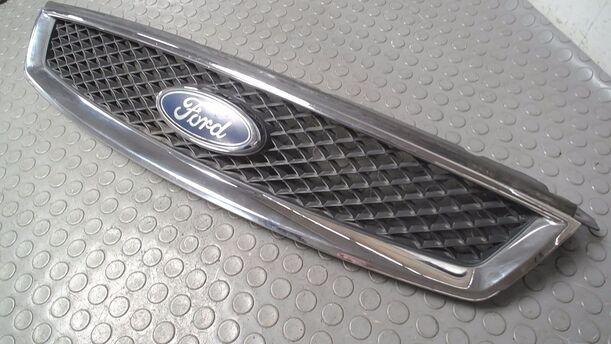 Foto: KÜHLERGRILL eines Ford Focus 2.0 TDCi