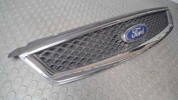 Foto: KÜHLERGRILL eines Ford Focus 2.0 TDCi