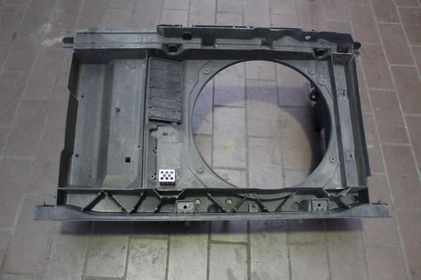 Foto: FRONTBLECH/ SCHLOSSTRÄGER eines Citroen C4 1.4 16V