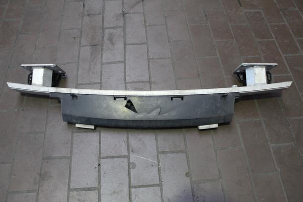 Foto: VERSTÄRKUNG VORN eines Citroen C4 1.4 16V