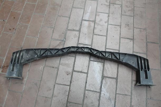Foto: STOßSTANGENHALTER UNTEN VORN eines Citroen C4 1.4 16V