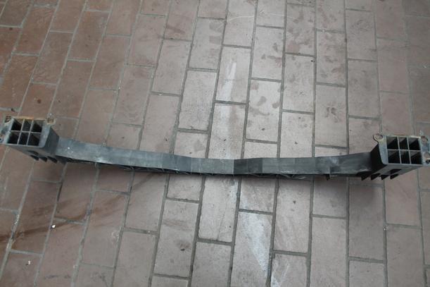 Foto: STOßSTANGENHALTER UNTEN VORN eines Citroen C4 1.4 16V