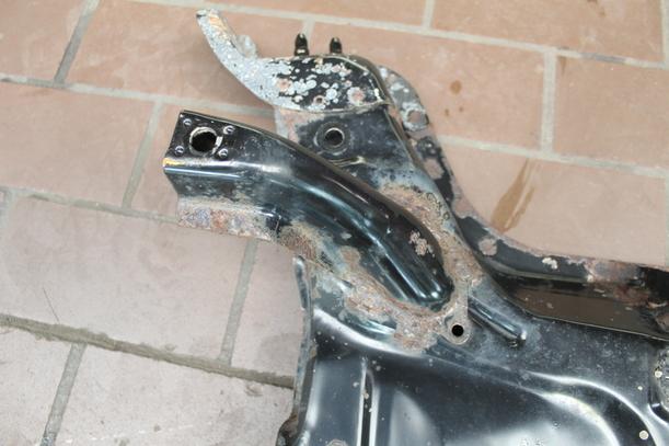 Foto: VORDERACHSE/ ACHSE VORN eines Citroen C4 1.4 16V