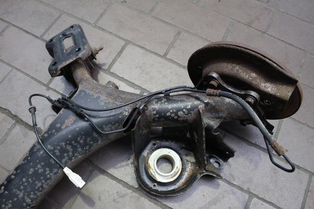 Foto: HINTERACHSE eines Citroen C4 1.4 16V