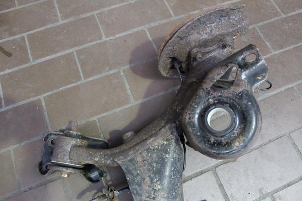 Foto: HINTERACHSE eines Citroen C4 1.4 16V