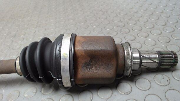 Foto: ANTRIEBSWELLE LINKS eines Mitsubishi Colt CZ3 1.1