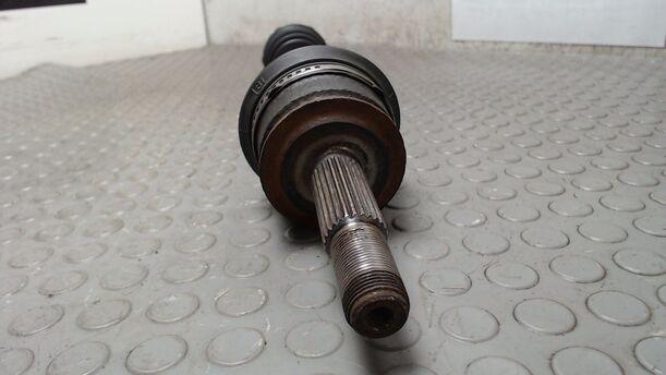 Foto: ANTRIEBSWELLE LINKS eines Mitsubishi Colt CZ3 1.1