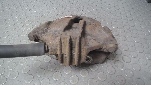 Foto: BREMSSATTEL VORN LINKS ( BOSCH ) eines Citroen C4 1.4 16V