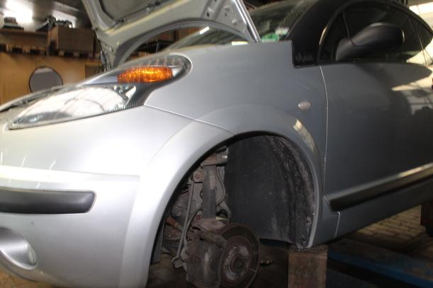 Foto: KOTFLÜGEL LINKS eines Citroen C3 Pluriel 1.4
