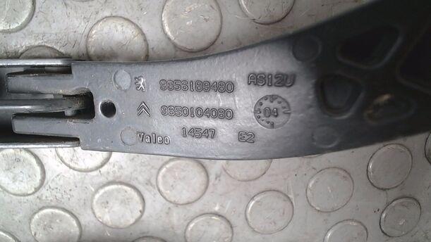 Foto: SCHEIBENWISCHERARME VORN eines Citroen C4 1.4 16V