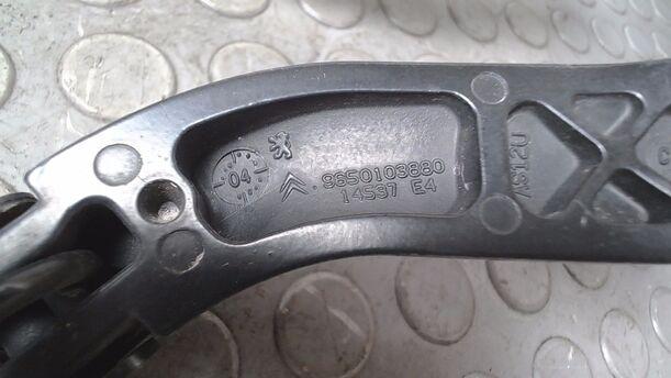 Foto: SCHEIBENWISCHERARME VORN eines Citroen C4 1.4 16V