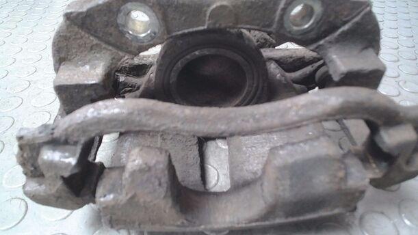 Foto: BREMSSATTEL VORN RECHTS ( BOSCH ) eines Citroen C4 1.4 16V