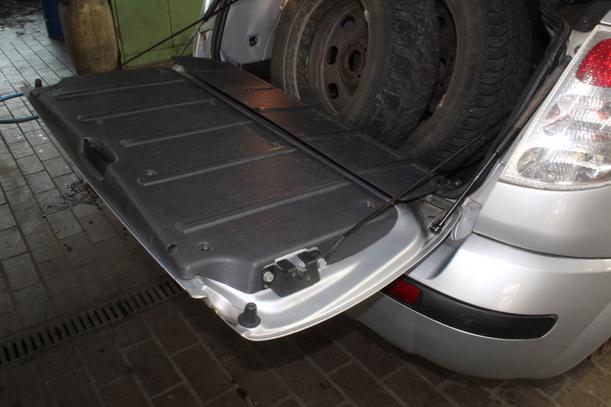 Foto: HECKKLAPPE / HECKDECKEL ( PLURIEL ) eines Citroen C3 Pluriel 1.4