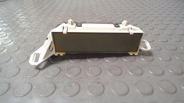 Foto: INFODISPLAY/ BILDSCHIRM eines Citroen C4 1.4 16V