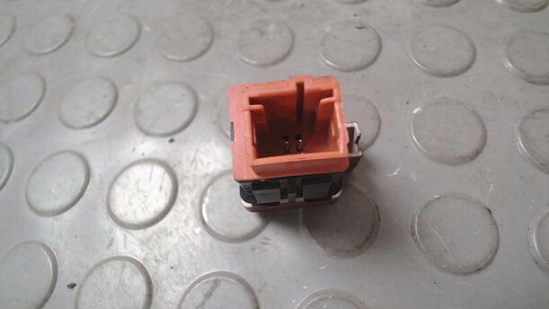 Foto: SCHALTER WARNBLINKANLAGE/ WARNBLINKSCHALTER eines Citroen C4 1.4 16V