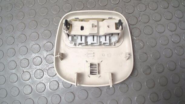 Foto: INNENRAUMLEUCHTE/ INNENBELEUCHTUNG eines Citroen C4 1.4 16V