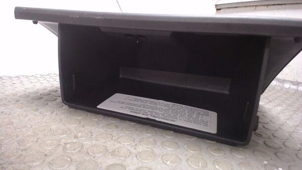 Foto: HANDSCHUHFACH eines Hyundai Getz 1.1