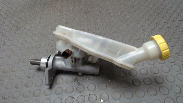 Foto: HAUPTBREMSZYLINDER eines Citroen C3 Pluriel 1.4