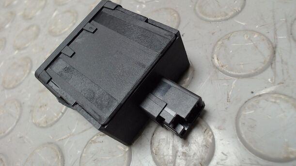 Foto: SCHALTER LEUCHTWEITENREGULIERUNG eines Citroen C3 Pluriel 1.4
