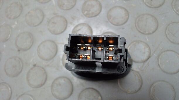 Foto: FENSTERHEBERSCHALTER eines Citroen C3 Pluriel 1.4