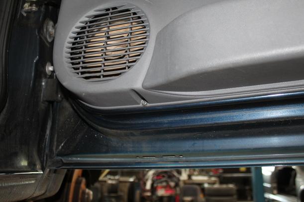 Foto: TÜR VORN RECHTS (2/3-TÜRER) eines Opel Corsa 1.0 12V