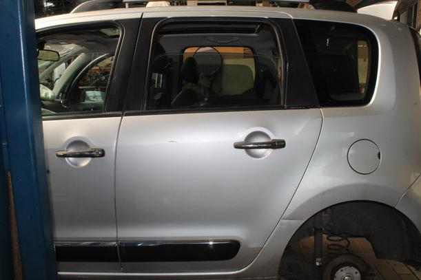 Foto: TÜR HINTEN LINKS eines Citroen C3 Picasso HDi 90 FAP I-WAY +