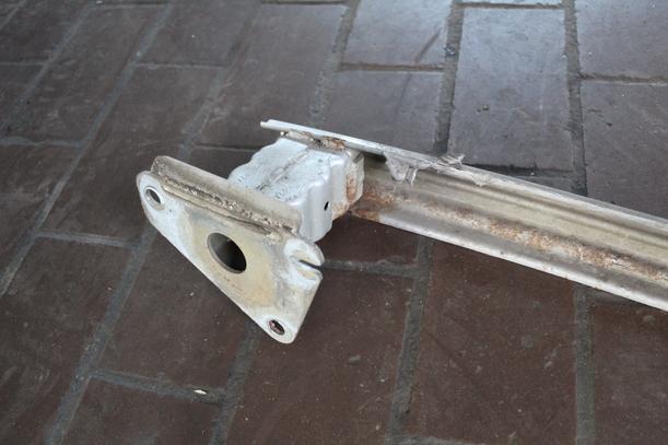 Foto: VERSTÄRKUNG HINTEN eines Citroen C3 Picasso HDi 90 FAP I-WAY +