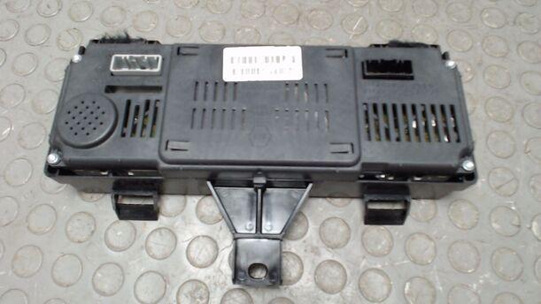 Foto: TACHOEINHEIT / KOMBIINSTRUMENT ( OHNE NAVI ) eines Renault Scenic dCi 130 FAP I-WAY +