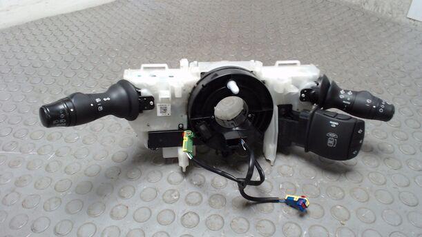 Foto: KOMBISCHALTER / LENKSTOCKSCHALTER eines Renault Scenic dCi 130 FAP I-WAY +