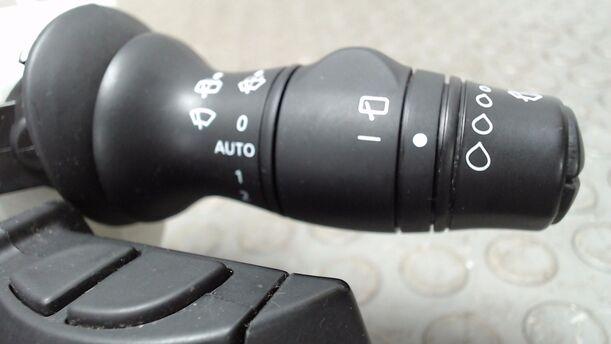 Foto: KOMBISCHALTER / LENKSTOCKSCHALTER eines Renault Scenic dCi 130 FAP I-WAY +