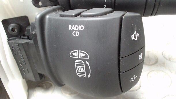 Foto: KOMBISCHALTER / LENKSTOCKSCHALTER eines Renault Scenic dCi 130 FAP I-WAY +