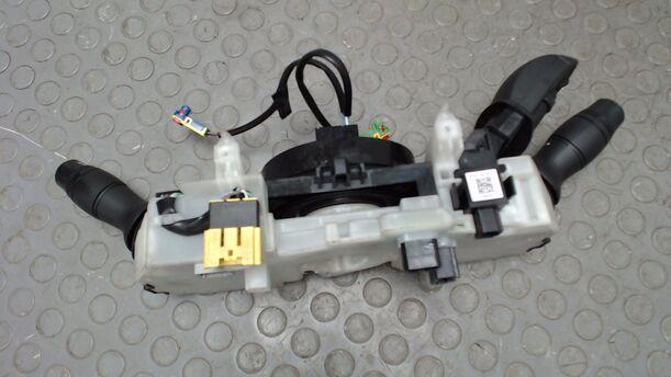 Foto: KOMBISCHALTER / LENKSTOCKSCHALTER eines Renault Scenic dCi 130 FAP I-WAY +