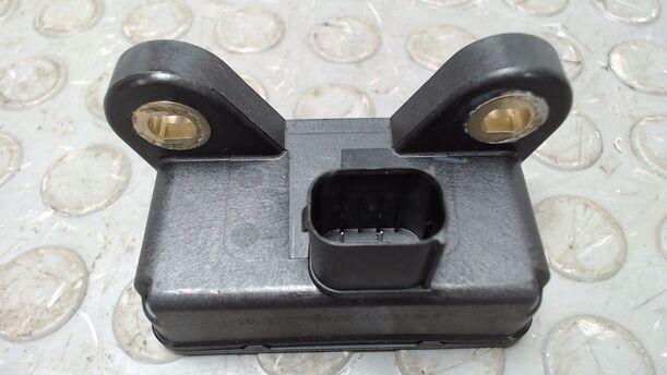 Foto: SENSOR QUERBESCHLEUNIGUNG eines Renault Scenic dCi 130 FAP I-WAY +