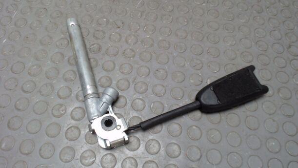 Foto: GURTSTRAFFER VORN RECHTS eines Renault Scenic dCi 130 FAP I-WAY +