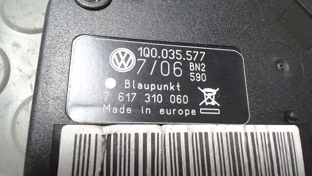 Foto: ANTENNENVERTÄRKER eines VW Eos 2.0 FSI I-WAY +