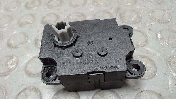 Foto: STELLMOTOR UMLUFTKLAPPE eines Renault Scenic dCi 130 FAP I-WAY +